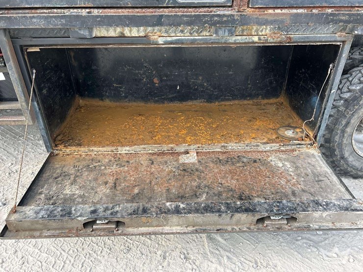 2005-mitsubishi-fuso-fe84d-auto-crane-3203-prx-3,200-lb-crane-utility-truck-image-11