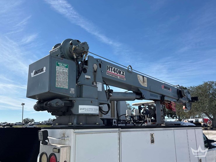 2010-ford-f-550-4x4-venturo-ht40kx-3-ton-crane-mechanics-truck-image-9