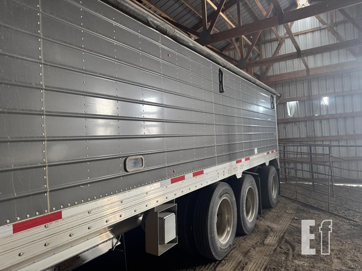 2024-timpte-grain-trailer-image-2