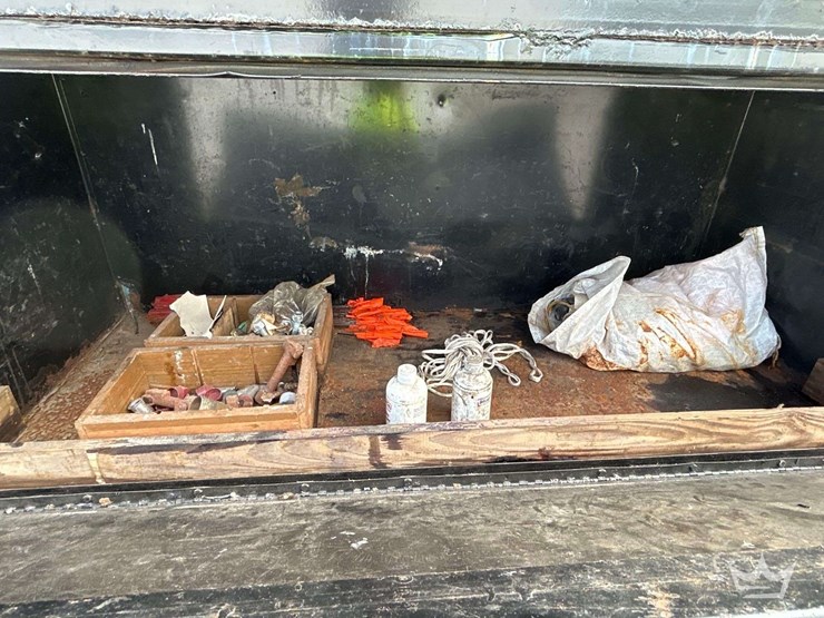 2005-mitsubishi-fuso-fe84d-auto-crane-3203-prx-3,200-lb-crane-utility-truck-image-14