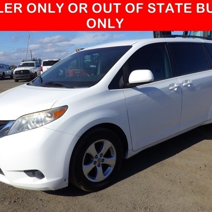 TOYOTA SIENNA