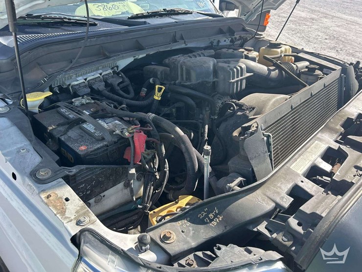 2015-ford-f-250-crew-cab-pickup-truck-image-9