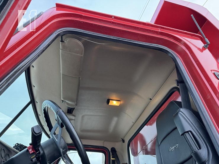 2004-mack-granite-cv713-image-51