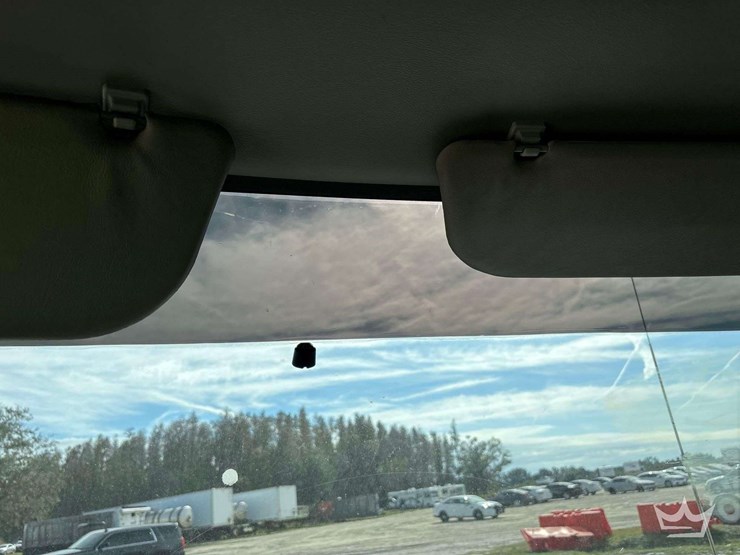 2002-ford-e-450-enclosed-service-van-image-17