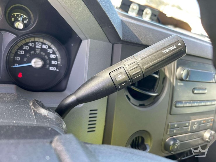 2015-ford-f-250-crew-cab-pickup-truck-image-17