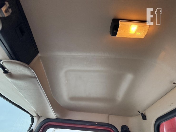 2004-mack-granite-cv713-image-37