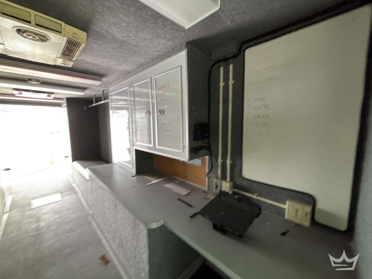 2001-workhorse-custom-chassis-p42-delivery-truck-image-42