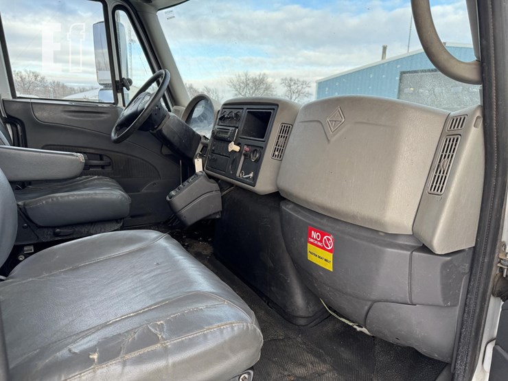 international-durastar-4400-image-38