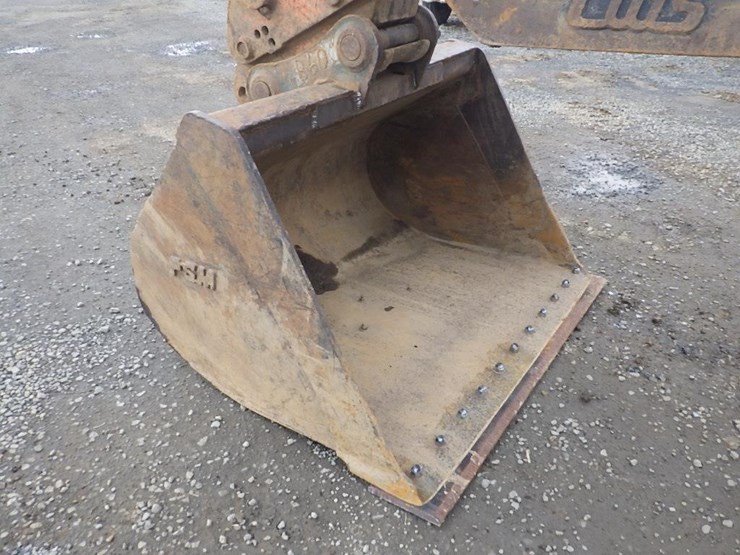 komatsu-pc228us-lc-3-image-7