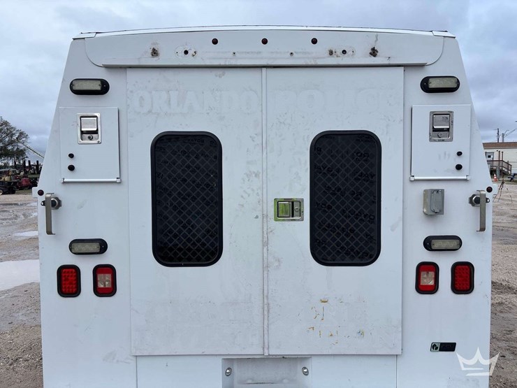 2012-ford-e-350-enclosed-service-van-image-12