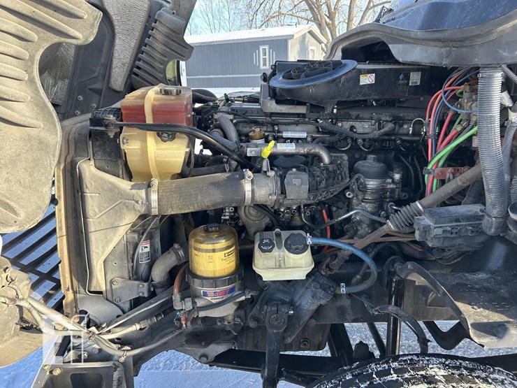 2018-freightliner-cascadia-125-image-28