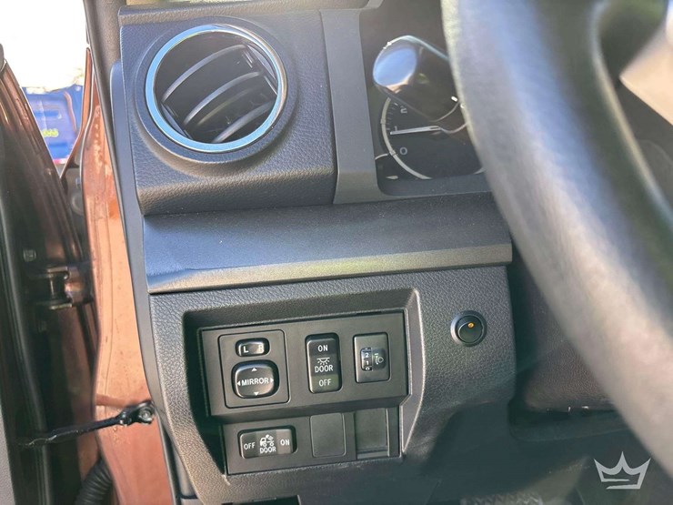 2017-toyota-tundra-sr5-ext.-cab-pickup-truck-image-13