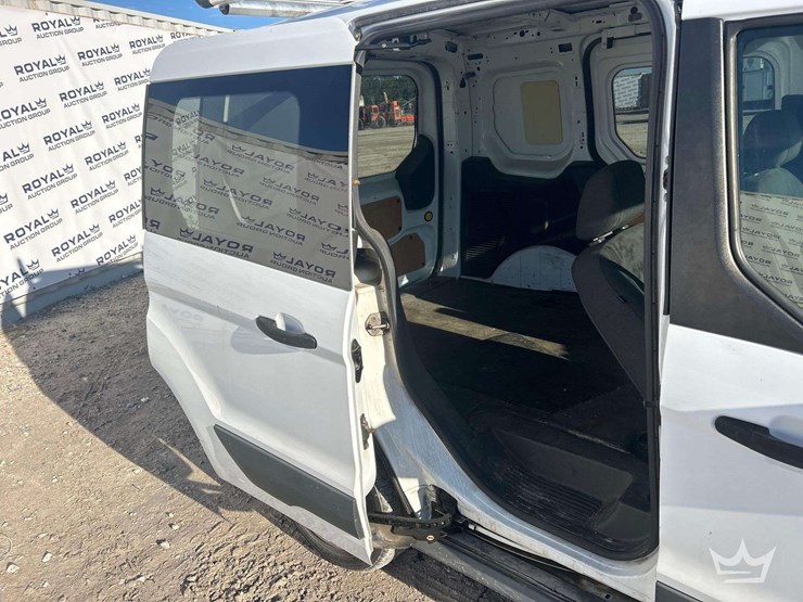 2015-ford-transit-connect-passenger-van-image-17