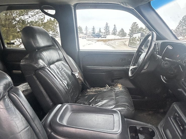 2001-chevrolet-silverado-2500hd-image-7