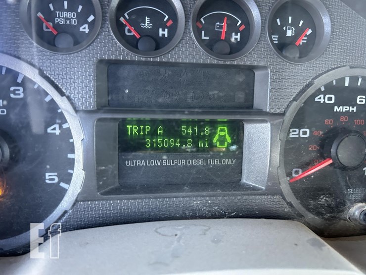 ford-f350-xlt-image-21