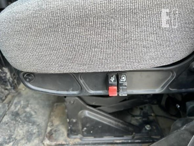 1997-freightliner-fld120-image-22