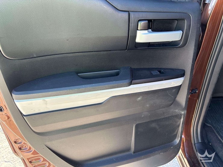 2017-toyota-tundra-sr5-ext.-cab-pickup-truck-image-20