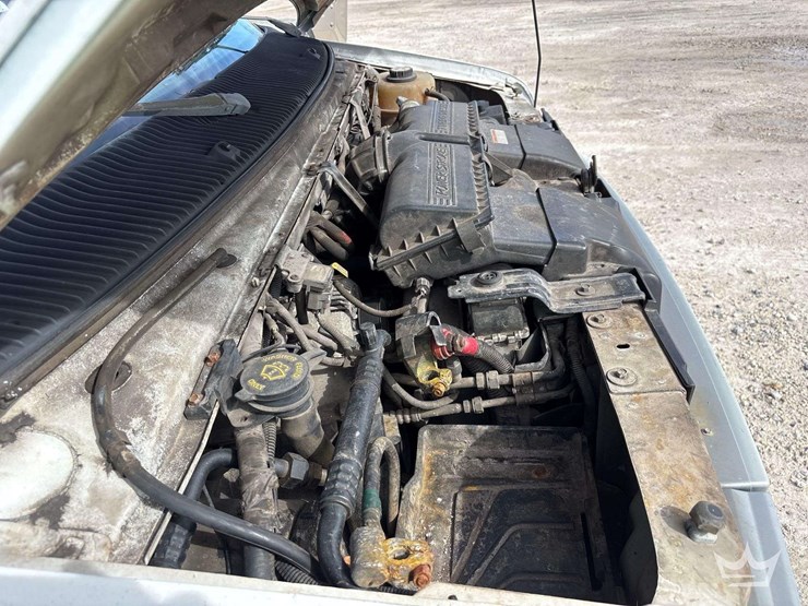 2002-ford-e-450-enclosed-service-van-image-9