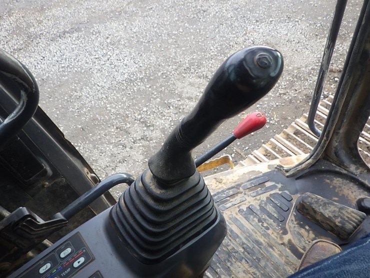 komatsu-pc228us-lc-3-image-26