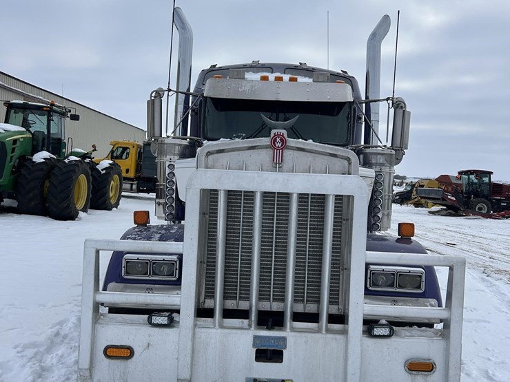 kenworth-w900-image-2