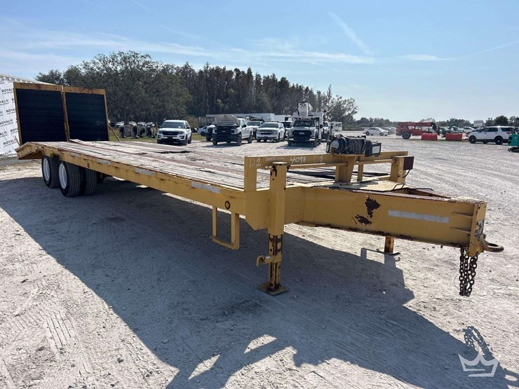 2016-textron-t/a-15-ton-flatbed-equipment-trailer-image-2