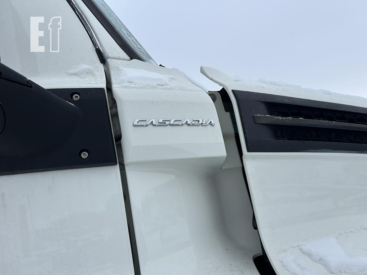 2019-freightliner-cascadia-126-image-24