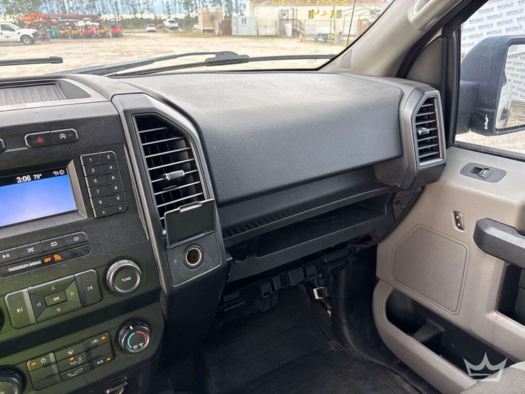 2019-ford-f-150-4x4-ext.-cab-pickup-truck-image-23