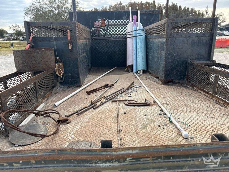 2005-mitsubishi-fuso-fe84d-auto-crane-3203-prx-3,200-lb-crane-utility-truck-image-17