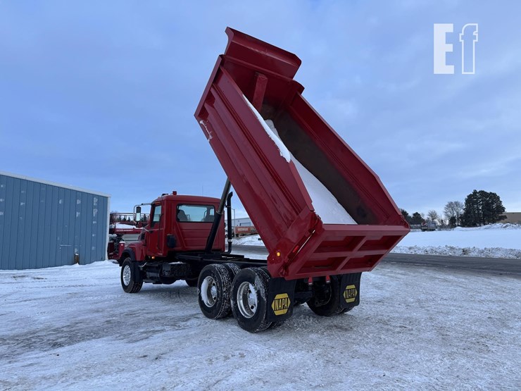 2004-mack-granite-cv713-image-83