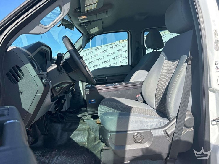 2015-ford-f-250-crew-cab-pickup-truck-image-12