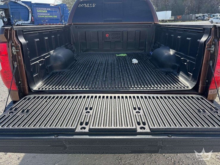 2017-toyota-tundra-sr5-ext.-cab-pickup-truck-image-22