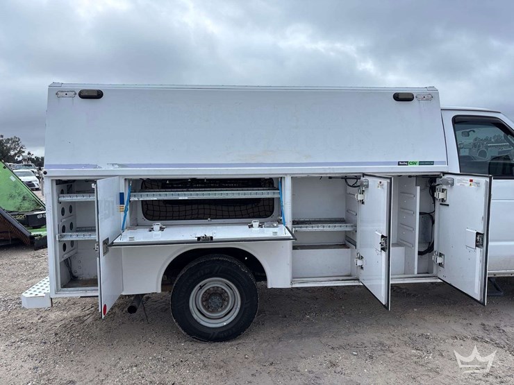 2012-ford-e-350-enclosed-service-van-image-10