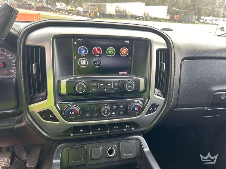 2014-gmc-sierra-slt-crew-cab-pickup-truck-image-15