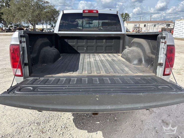 2010-dodge-ram-4x4-crew-cab-pickup-truck-image-24