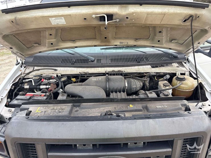 2012-ford-e-350-enclosed-service-van-image-22