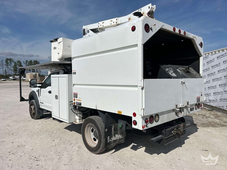 2018-ford-f-550-4x4-altec-at37g-forestry-chipper-bucket-truck-image-4