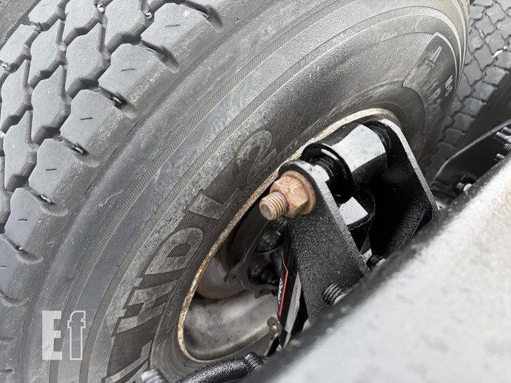 2016-freightliner-cascadia-125-image-16