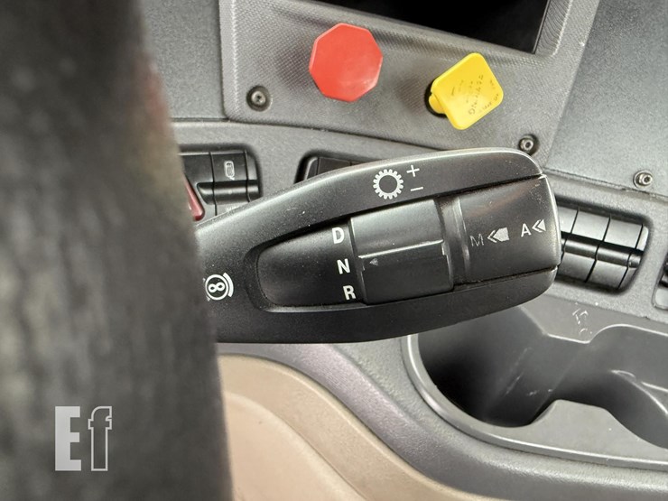 2016-freightliner-cascadia-125-image-36