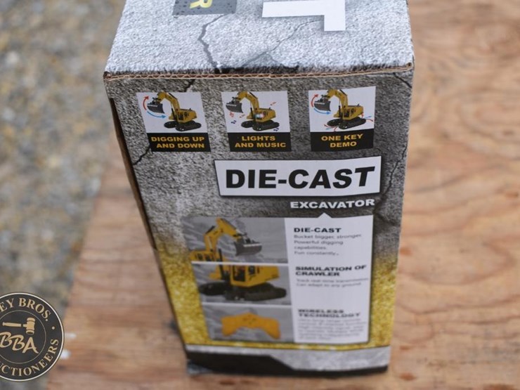 dream-bridge-2.4ghz-8-channel-remote-control-excavator,-die-cast-material-image-3