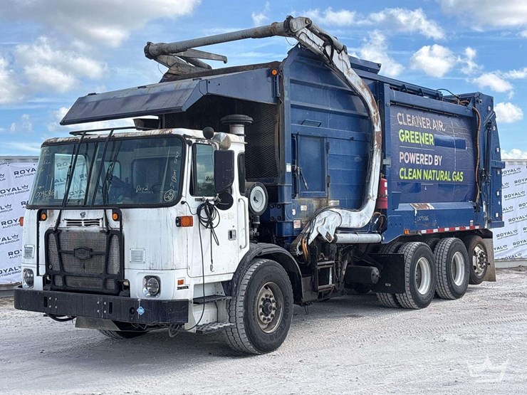 2017-autocar-xpeditor-t/a-heil-v-161-front-loader-garbage-truck-image-1