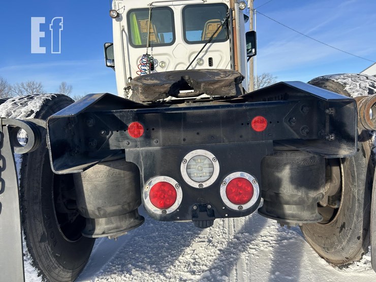 2018-freightliner-cascadia-125-image-19