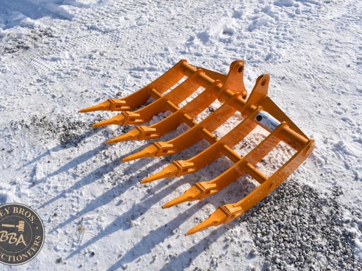 caterpillar-305-image-4