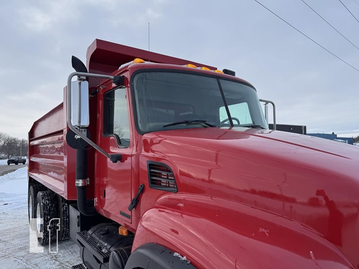 2004-mack-granite-cv713-image-53