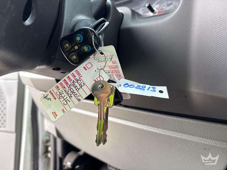 2012-ford-e-350-enclosed-service-van-image-44