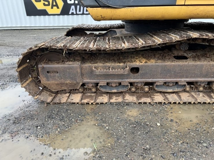 2007-deere-120c-image-21