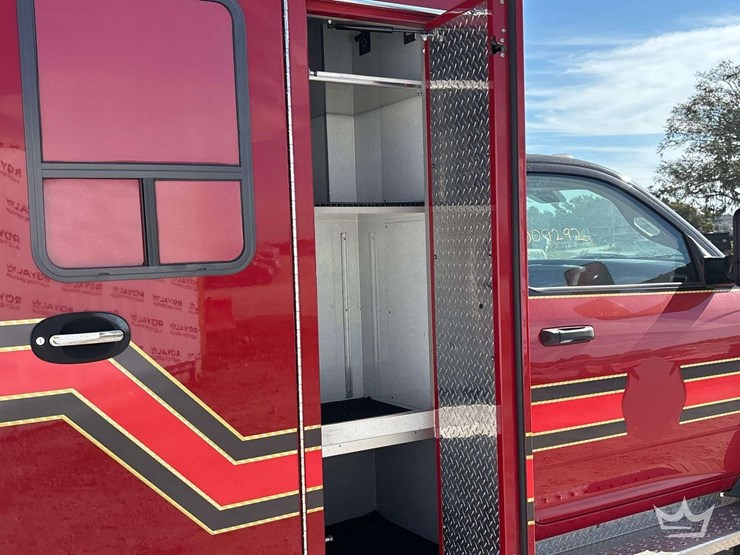 2016-ram-4500-chassis-ambulance-image-28