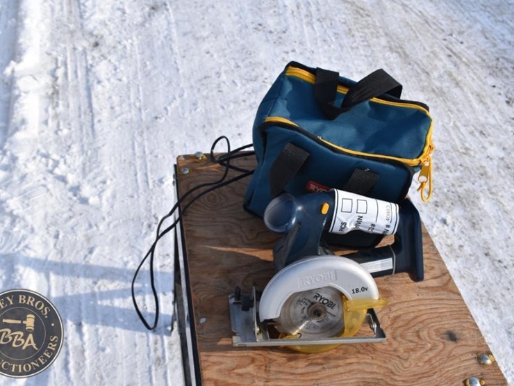 ryobi-battery-circular-saw-image-2