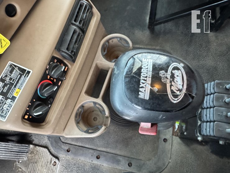 2004-mack-granite-cv713-image-80