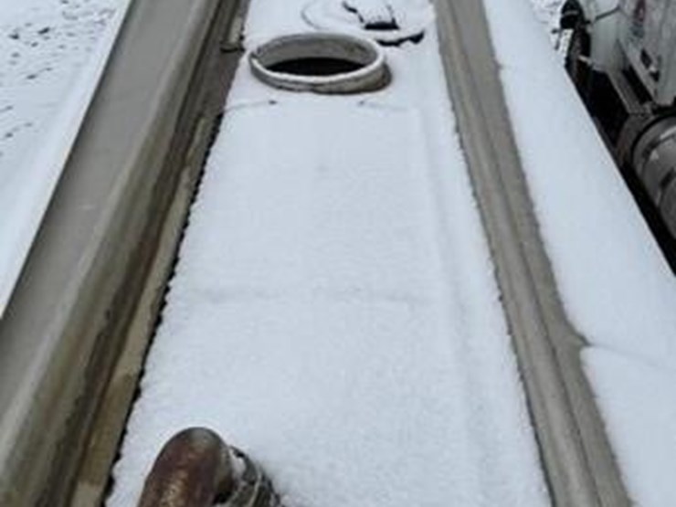 1985-freightliner-fld120-image-19