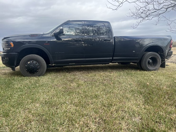 2022-dodge-3500-image-7